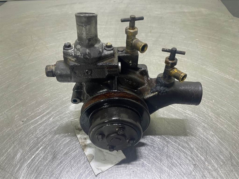 Ahlmann AS900-Cummins B 3.3 T-Coolant pump/Kühlmittelpumpe - Motor para Maquinaria de construcción: foto 1 Ahlmann AS900-Cummins B 3.3 T-Coolant pump/Kühlmittelpumpe - Motor para Maquinaria de construcción: foto 1