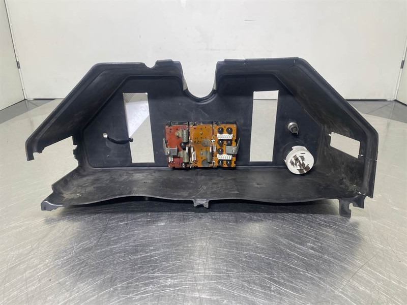 Ahlmann AZ6 - Dashboard/Console/Konsole - Cabina e interior para Maquinaria de construcción: foto 5 Ahlmann AZ6 - Dashboard/Console/Konsole - Cabina e interior para Maquinaria de construcción: foto 5