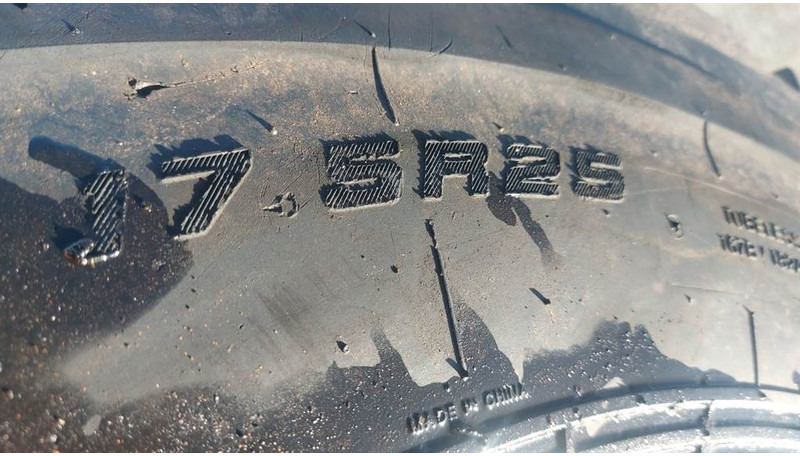 Case 521F-MTP 17.5R25-Tire/Reifen/Band - Neumáticos y llantas para Maquinaria de construcción: foto 4 Case 521F-MTP 17.5R25-Tire/Reifen/Band - Neumáticos y llantas para Maquinaria de construcción: foto 4
