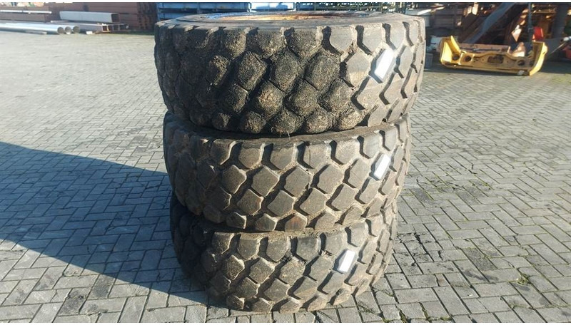 Case 521F-MTP 17.5R25-Tire/Reifen/Band - Neumáticos y llantas para Maquinaria de construcción: foto 1 Case 521F-MTP 17.5R25-Tire/Reifen/Band - Neumáticos y llantas para Maquinaria de construcción: foto 1