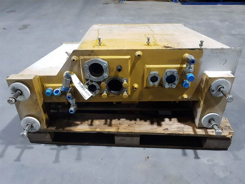 Cat 950H - Tank/Behälter/Reservoir - Hidráulica: foto 5 Cat 950H - Tank/Behälter/Reservoir - Hidráulica: foto 5