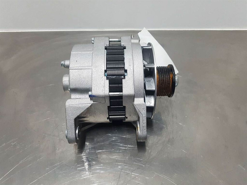 Cummins QSB5.9C-24V 70A-Alternator/Lichtmaschine/Dynamo - Motor para Maquinaria de construcción: foto 2 Cummins QSB5.9C-24V 70A-Alternator/Lichtmaschine/Dynamo - Motor para Maquinaria de construcción: foto 2