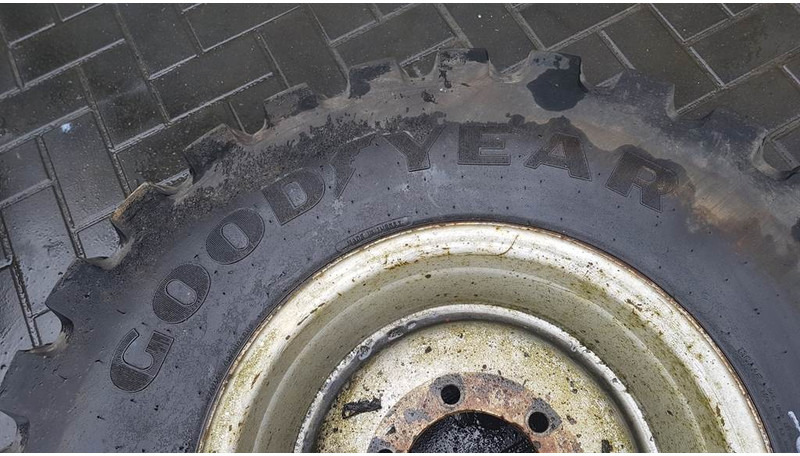 Goodyear 340/80-R18 IND - Tyre/Reifen/Band - Neumáticos y llantas para Maquinaria de construcción: foto 2 Goodyear 340/80-R18 IND - Tyre/Reifen/Band - Neumáticos y llantas para Maquinaria de construcción: foto 2