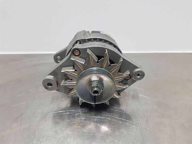 Hitachi 14V 55A-Alternator/Lichtmaschine/Dynamo - Motor para Maquinaria de construcción: foto 2 Hitachi 14V 55A-Alternator/Lichtmaschine/Dynamo - Motor para Maquinaria de construcción: foto 2