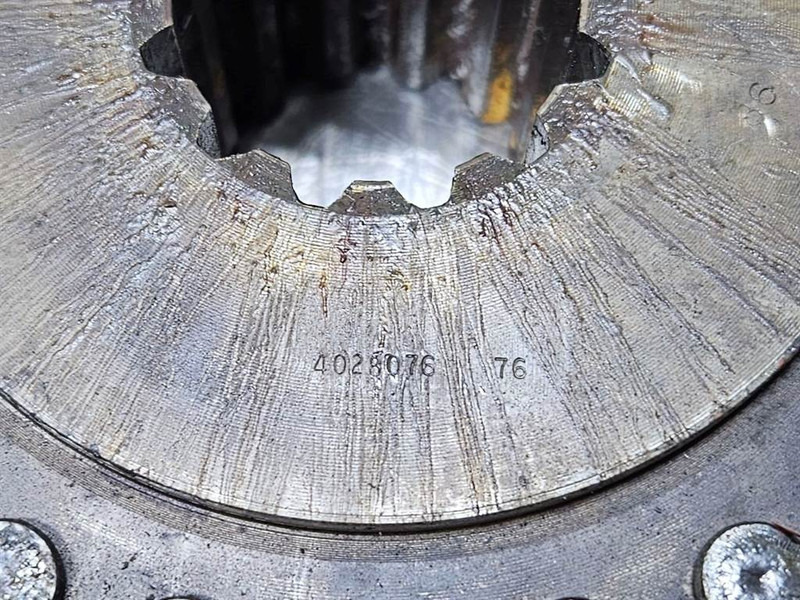 John Deere 4028082 - Pump drive plate/Flange couplings - Motor para Maquinaria de construcción: foto 4 John Deere 4028082 - Pump drive plate/Flange couplings - Motor para Maquinaria de construcción: foto 4