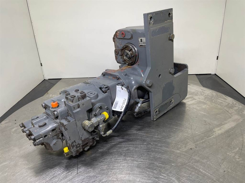 Liebherr A924B-5010430-Transmission with pump - Caja de cambios para Maquinaria de construcción: foto 4 Liebherr A924B-5010430-Transmission with pump - Caja de cambios para Maquinaria de construcción: foto 4