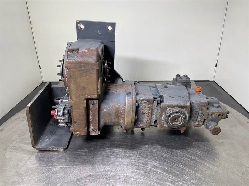 Liebherr A924B-5010430-Transmission with pump - Caja de cambios para Maquinaria de construcción: foto 1 Liebherr A924B-5010430-Transmission with pump - Caja de cambios para Maquinaria de construcción: foto 1