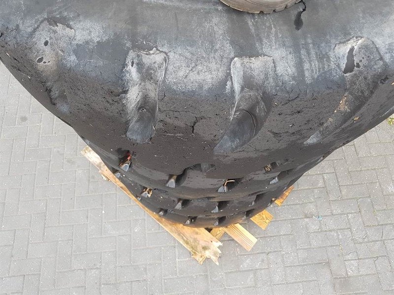 Liebherr L514 Stereo-Goodyear 17.5R25-Tire/Reifen/Band - Neumático para Maquinaria de construcción: foto 5 Liebherr L514 Stereo-Goodyear 17.5R25-Tire/Reifen/Band - Neumático para Maquinaria de construcción: foto 5