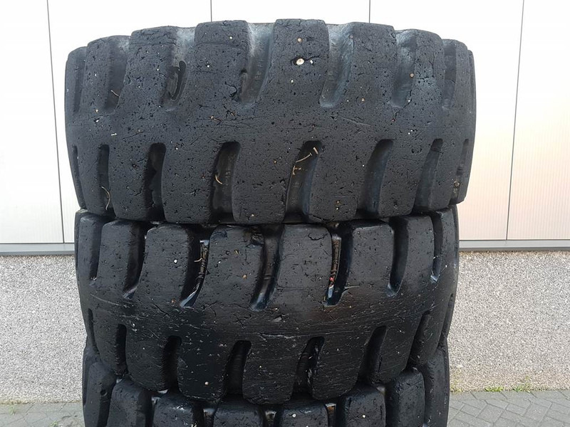 Liebherr L514 Stereo-Goodyear 17.5R25-Tire/Reifen/Band - Neumático para Maquinaria de construcción: foto 3 Liebherr L514 Stereo-Goodyear 17.5R25-Tire/Reifen/Band - Neumático para Maquinaria de construcción: foto 3