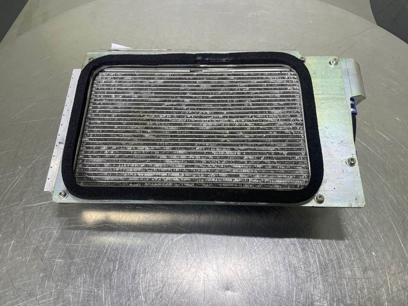 Mecalac 12MTX-5370437-Airco condenser/Klimakondensator - Bastidor/ Chasis para Maquinaria de construcción: foto 2 Mecalac 12MTX-5370437-Airco condenser/Klimakondensator - Bastidor/ Chasis para Maquinaria de construcción: foto 2