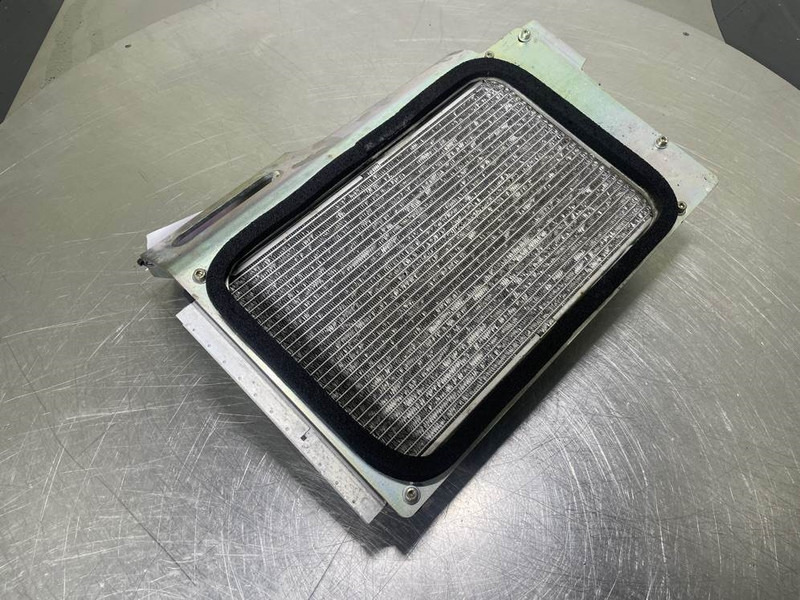 Mecalac 12MTX-5370437-Airco condenser/Klimakondensator - Bastidor/ Chasis para Maquinaria de construcción: foto 3 Mecalac 12MTX-5370437-Airco condenser/Klimakondensator - Bastidor/ Chasis para Maquinaria de construcción: foto 3