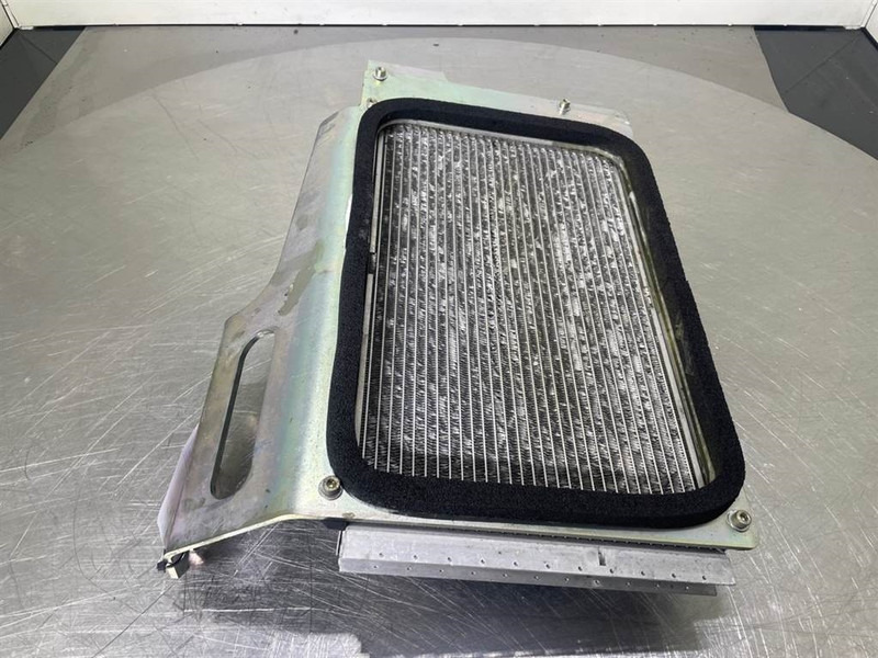 Mecalac 12MTX-5370437-Airco condenser/Klimakondensator - Bastidor/ Chasis para Maquinaria de construcción: foto 4 Mecalac 12MTX-5370437-Airco condenser/Klimakondensator - Bastidor/ Chasis para Maquinaria de construcción: foto 4