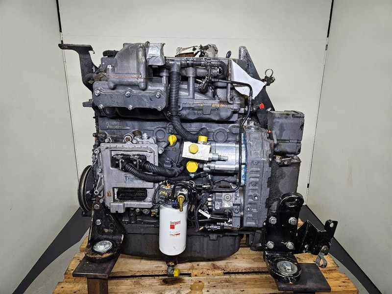 New Holland W110C-FPT F4HFE413J-Engine/Motor - Motor para Maquinaria de construcción: foto 1 New Holland W110C-FPT F4HFE413J-Engine/Motor - Motor para Maquinaria de construcción: foto 1