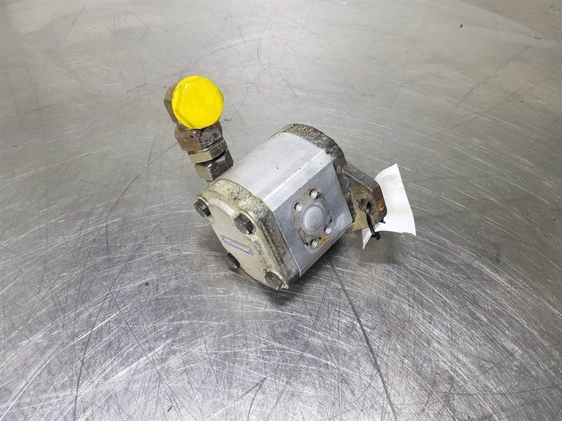 O & K L20I-Haldex W15A1-33-R-5-K-06-N-N-Gearpump - Hidráulica: foto 2 O & K L20I-Haldex W15A1-33-R-5-K-06-N-N-Gearpump - Hidráulica: foto 2