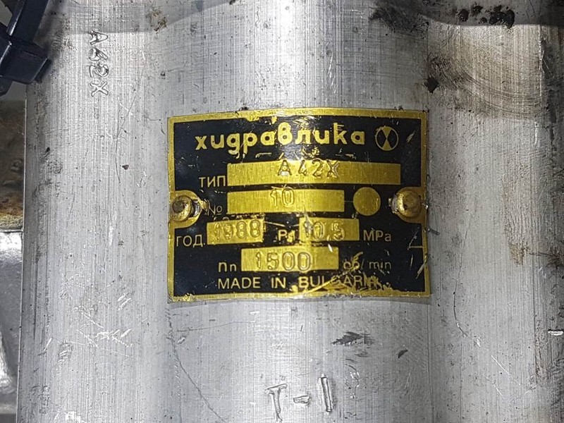Perkins T4.236-XugpaBnuka A42X-Gearpump/Zahnradpumpe - Hidráulica para Maquinaria de construcción: foto 4 Perkins T4.236-XugpaBnuka A42X-Gearpump/Zahnradpumpe - Hidráulica para Maquinaria de construcción: foto 4