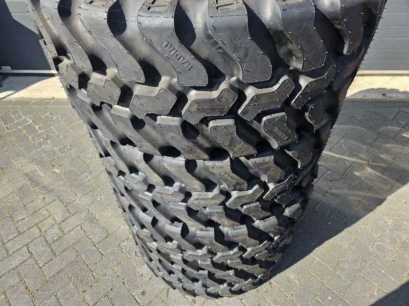 SWT 405/70R20 (16.0/70R20) *NEW* - Tire/Reifen/Band - Neumáticos y llantas para Maquinaria de construcción: foto 3 SWT 405/70R20 (16.0/70R20) *NEW* - Tire/Reifen/Band - Neumáticos y llantas para Maquinaria de construcción: foto 3