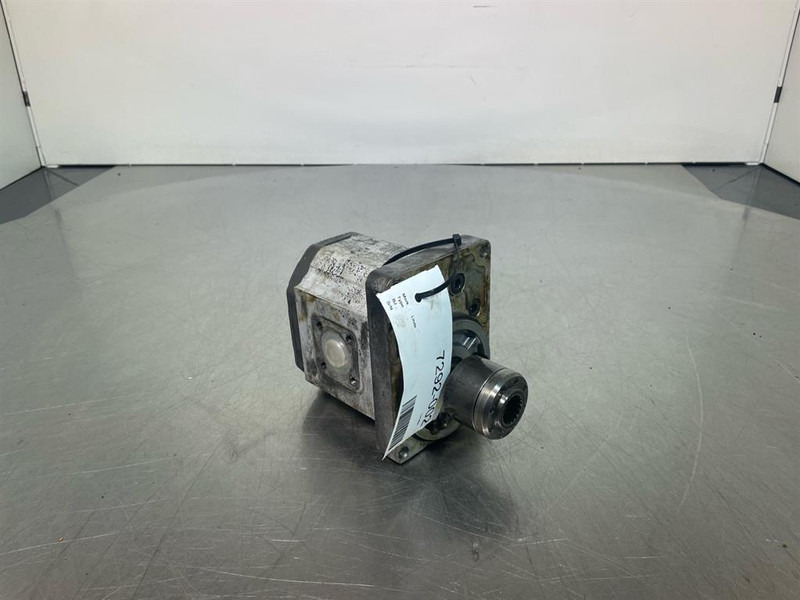 Sauer Danfoss SNP3NN/044RN06-111.25.220.0A-Gearpump/Tandwielpomp - Hidráulica para Maquinaria de construcción: foto 3 Sauer Danfoss SNP3NN/044RN06-111.25.220.0A-Gearpump/Tandwielpomp - Hidráulica para Maquinaria de construcción: foto 3