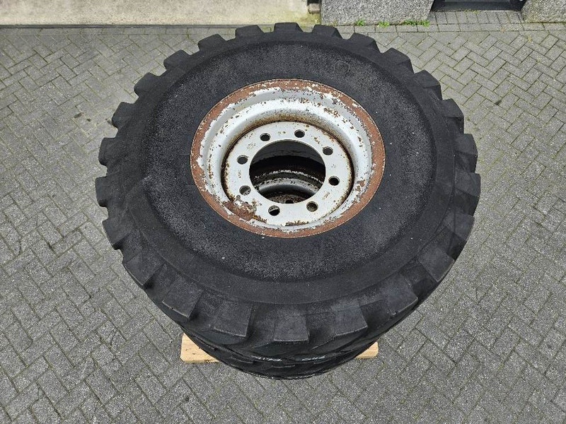 Schaeff SKL834-Firestone 405/70R18-Tire/Reifen/Band - Neumáticos y llantas para Maquinaria de construcción: foto 5 Schaeff SKL834-Firestone 405/70R18-Tire/Reifen/Band - Neumáticos y llantas para Maquinaria de construcción: foto 5