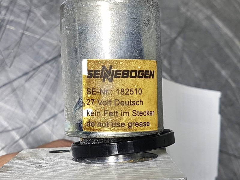 Sennebogen 182454 - 818 - Valve/Ventile/Ventiel - Hidráulica: foto 4 Sennebogen 182454 - 818 - Valve/Ventile/Ventiel - Hidráulica: foto 4