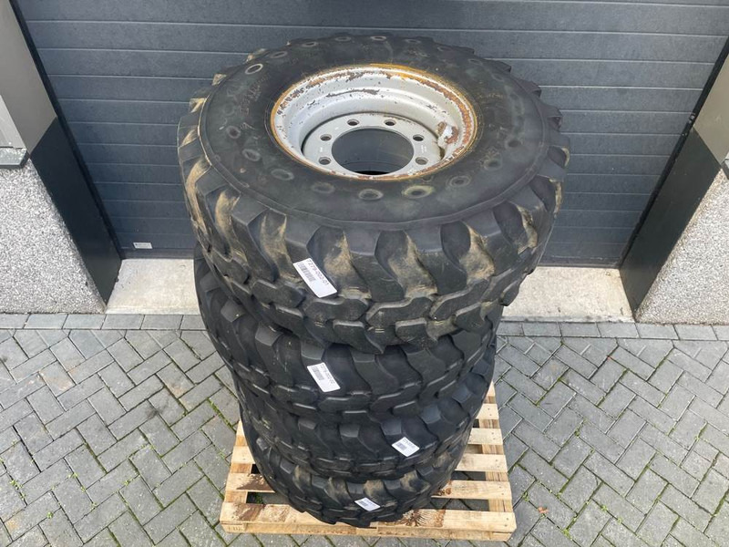 Terex AL80-Dunlop 405/70R18 (15.5/70R18)-Tire/Reifen - Neumáticos y llantas para Maquinaria de construcción: foto 2 Terex AL80-Dunlop 405/70R18 (15.5/70R18)-Tire/Reifen - Neumáticos y llantas para Maquinaria de construcción: foto 2
