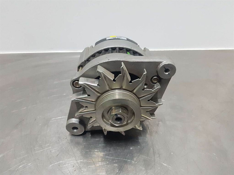 Terex Schaeff SKL833-14V 65A-Alternator/Lichtmaschine/Dynamo - Motor para Maquinaria de construcción: foto 2 Terex Schaeff SKL833-14V 65A-Alternator/Lichtmaschine/Dynamo - Motor para Maquinaria de construcción: foto 2