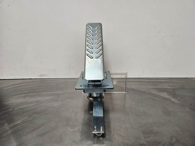 Terex TL/SKL/SKS-5692657905-Gas pedal - Cabina e interior para Maquinaria de construcción: foto 4 Terex TL/SKL/SKS-5692657905-Gas pedal - Cabina e interior para Maquinaria de construcción: foto 4