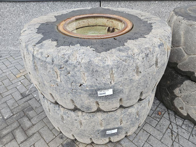 Terex TL260S-Banden 20.5-R25-Solid wheels / Full Gummi - Neumáticos y llantas para Maquinaria de construcción: foto 3 Terex TL260S-Banden 20.5-R25-Solid wheels / Full Gummi - Neumáticos y llantas para Maquinaria de construcción: foto 3