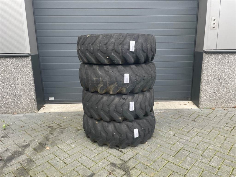 Volvo L30D-Firestone 12.5-20-Tire/Reifen/Band - Neumáticos y llantas para Maquinaria de construcción: foto 2 Volvo L30D-Firestone 12.5-20-Tire/Reifen/Band - Neumáticos y llantas para Maquinaria de construcción: foto 2