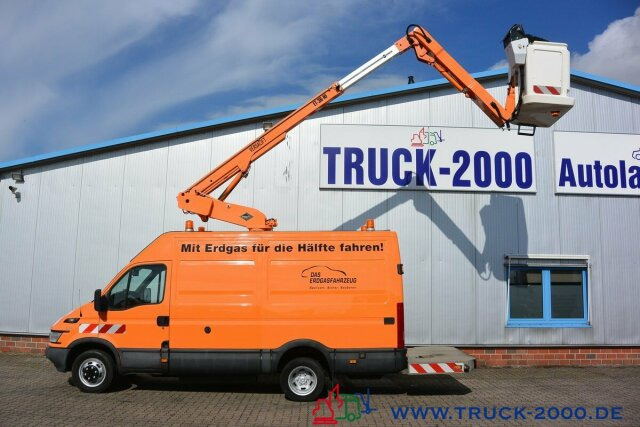 Iveco 50C11 Iveco Daily Versalift 14m Erdgasantrieb - Camión con plataforma elevadora: foto 2 Iveco 50C11 Iveco Daily Versalift 14m Erdgasantrieb - Camión con plataforma elevadora: foto 2