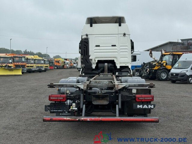 MAN TGX 26.500 XLX Haus Bett hydr Hub Multi Wechsler - Camión portacontenedore/ Intercambiable: foto 2 MAN TGX 26.500 XLX Haus Bett hydr Hub Multi Wechsler - Camión portacontenedore/ Intercambiable: foto 2