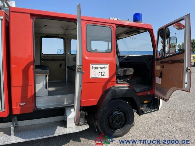 Foto del interior 1: Furgoneta caja cerrada, Furgoneta combi Mercedes-Benz 814 D Metz Feuerwehr inkl Löschpumpe 9 Sitzer
