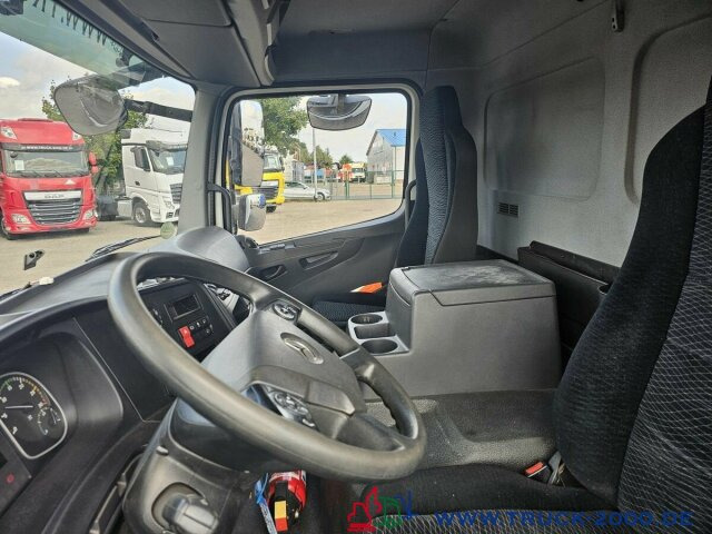 Mercedes-Benz Atego 1221 Koffer Ladebordwand 1.5t. seitl. Tür - Camión caja cerrada: foto 5 Mercedes-Benz Atego 1221 Koffer Ladebordwand 1.5t. seitl. Tür - Camión caja cerrada: foto 5