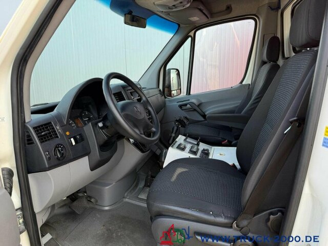 Mercedes-Benz Sprinter 516 Fahrtec RTW Luftfederung 1. Hand - Ambulancia: foto 5 Mercedes-Benz Sprinter 516 Fahrtec RTW Luftfederung 1. Hand - Ambulancia: foto 5
