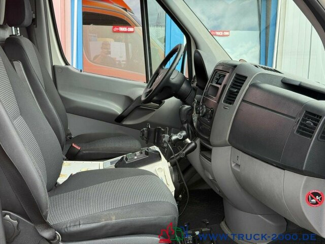 Mercedes-Benz Sprinter 516 Fahrtec RTW Luftfederung Retarder - Ambulancia: foto 5 Mercedes-Benz Sprinter 516 Fahrtec RTW Luftfederung Retarder - Ambulancia: foto 5