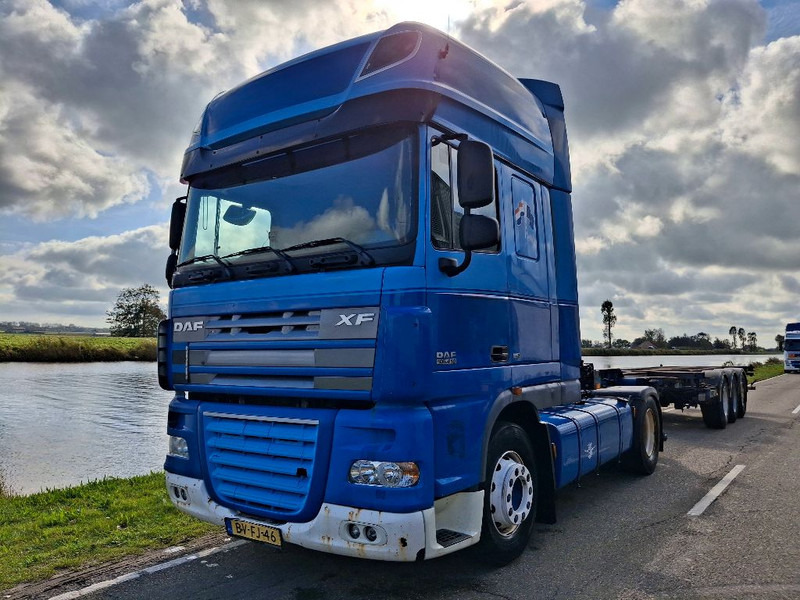 DAF XF 105.410 MANUAL GEARBOX - Cabeza tractora: foto 1 DAF XF 105.410 MANUAL GEARBOX - Cabeza tractora: foto 1