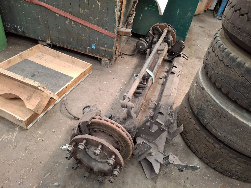 DAF CF 85.360 6X2 - Eje delantero: foto 1 DAF CF 85.360 6X2 - Eje delantero: foto 1