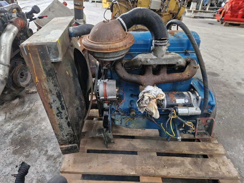 Ford F2 6015 - Motor: foto 1 Ford F2 6015 - Motor: foto 1