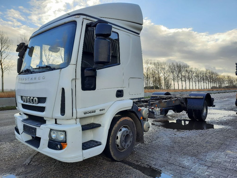 Iveco 120E22 - Camión chasis: foto 1 Iveco 120E22 - Camión chasis: foto 1