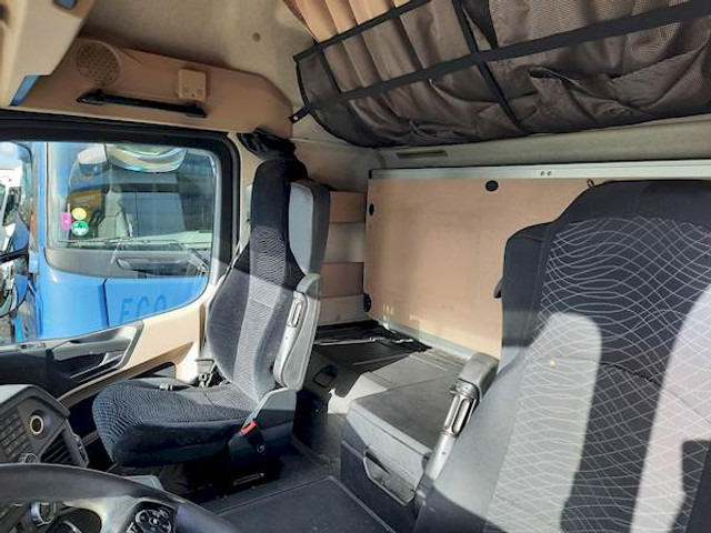 Foto del interior 2: Camión portacontenedore/ Intercambiable Mercedes-Benz ACTROS 1842