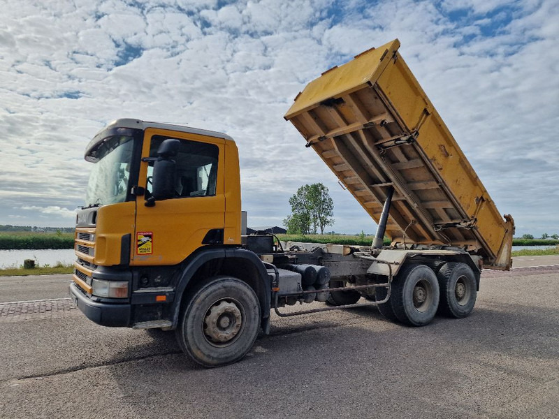 Scania P 124 CB 360 6x4 - Camión volquete: foto 1 Scania P 124 CB 360 6x4 - Camión volquete: foto 1