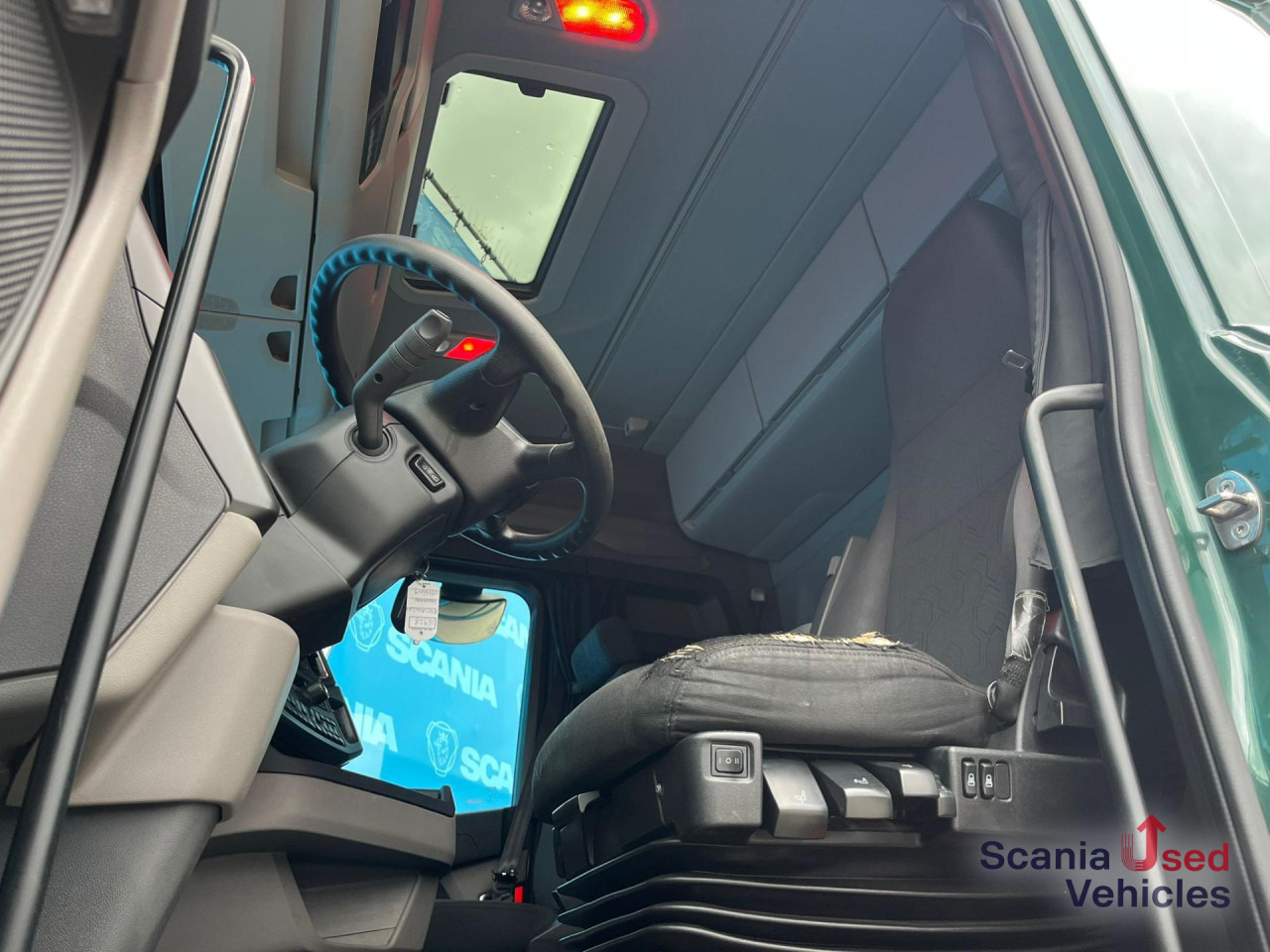 SCANIA R 410 A4x2NA RETARDER ADR FL LED ACC - Cabeza tractora: foto 2 SCANIA R 410 A4x2NA RETARDER ADR FL LED ACC - Cabeza tractora: foto 2