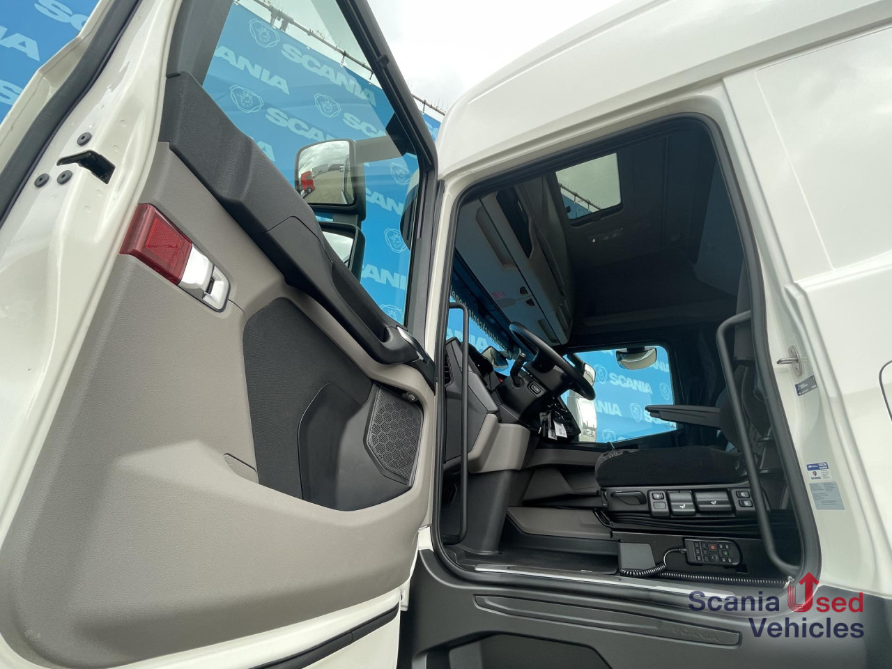SCANIA R 450 A4x2NB RETARDER DIFF-L FULL AIR 8T ACC - Cabeza tractora: foto 3 SCANIA R 450 A4x2NB RETARDER DIFF-L FULL AIR 8T ACC - Cabeza tractora: foto 3