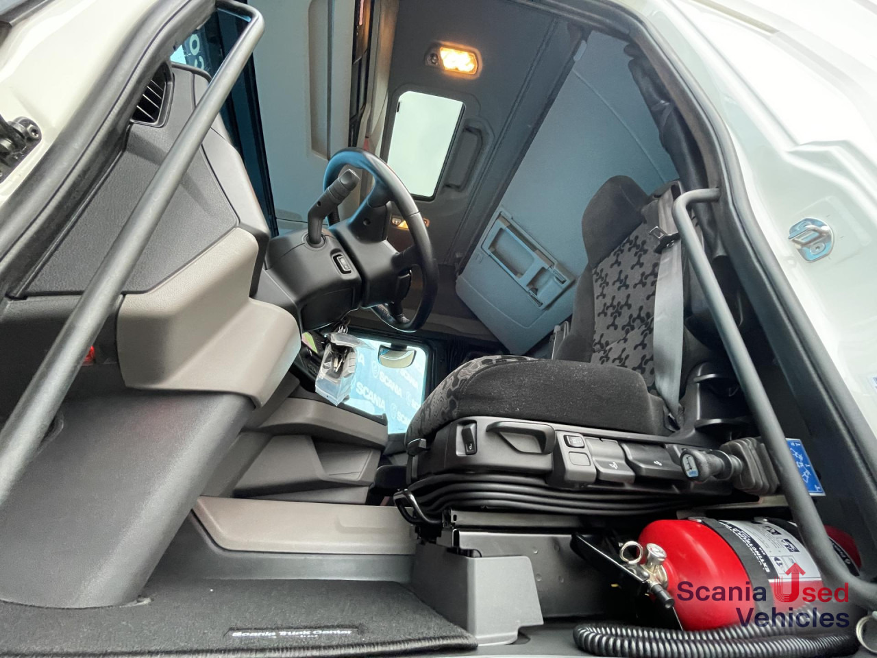 SCANIA R 450 A4x2NB RETARDER DIFF-L FULL AIR HYDRO 8T - Cabeza tractora: foto 5 SCANIA R 450 A4x2NB RETARDER DIFF-L FULL AIR HYDRO 8T - Cabeza tractora: foto 5