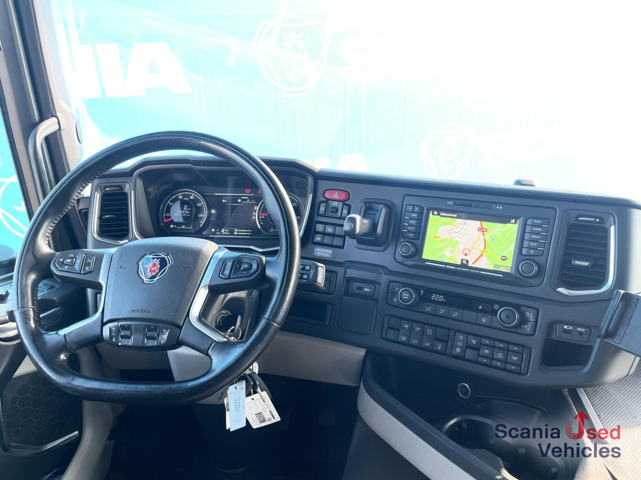 Foto del interior 1: Cabeza tractora SCANIA R 450 A6x2/4NA RETARDER PTO LED NAVI