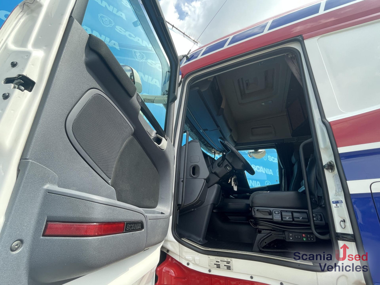 SCANIA R 450 LA4x2MNB DIFF-L RETARDER FULL AIR 8T ALCOA - Cabeza tractora: foto 3 SCANIA R 450 LA4x2MNB DIFF-L RETARDER FULL AIR 8T ALCOA - Cabeza tractora: foto 3