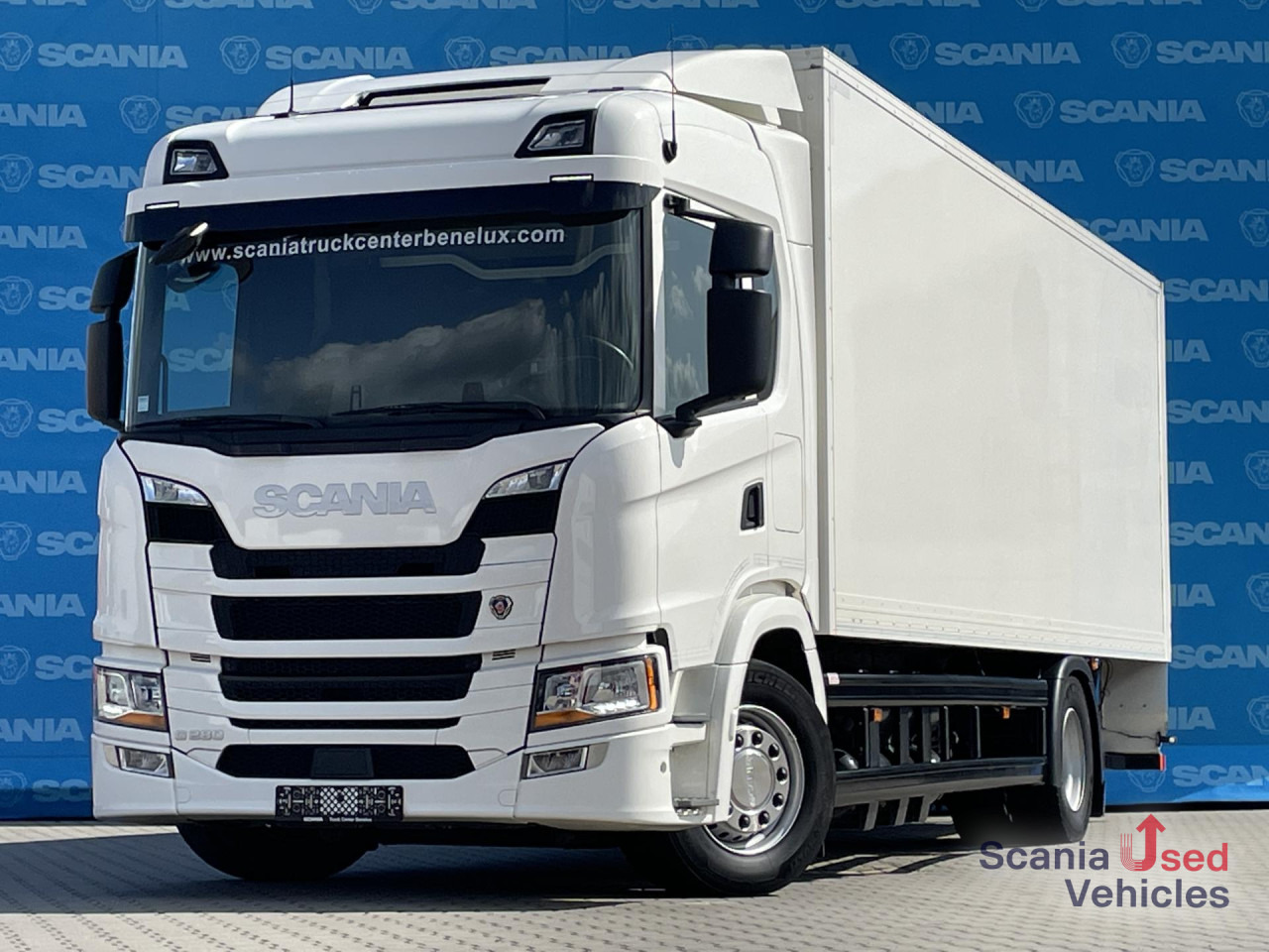 SCANIA G 280 B4x2NB RETARDER FULL AIR CNG TAIL LIFT 2.5T - Camión caja cerrada: foto 1 SCANIA G 280 B4x2NB RETARDER FULL AIR CNG TAIL LIFT 2.5T - Camión caja cerrada: foto 1