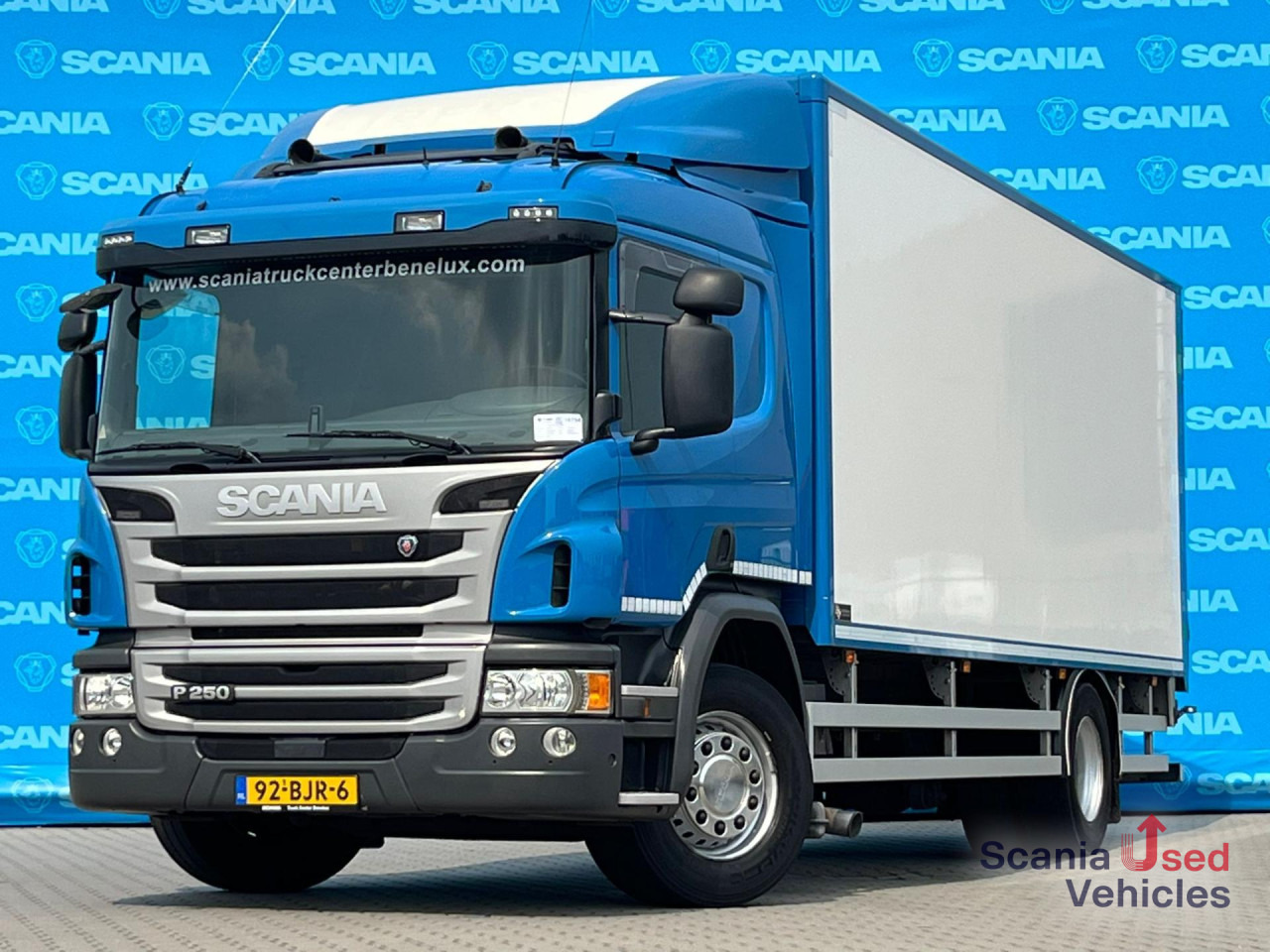 SCANIA P 250 DB4x2MNA AIRCO TAILLIFT 1.5T BOX 675X250X235 - Camión caja cerrada: foto 1 SCANIA P 250 DB4x2MNA AIRCO TAILLIFT 1.5T BOX 675X250X235 - Camión caja cerrada: foto 1