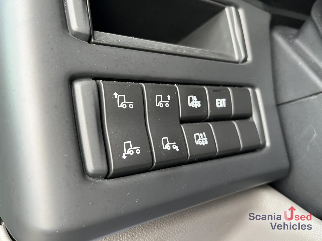 SCANIA P 320 B6x2*4NB RETARDER FULL AIR 8T 7.2x2.5x2.35M - Camión caja cerrada: foto 4 SCANIA P 320 B6x2*4NB RETARDER FULL AIR 8T 7.2x2.5x2.35M - Camión caja cerrada: foto 4