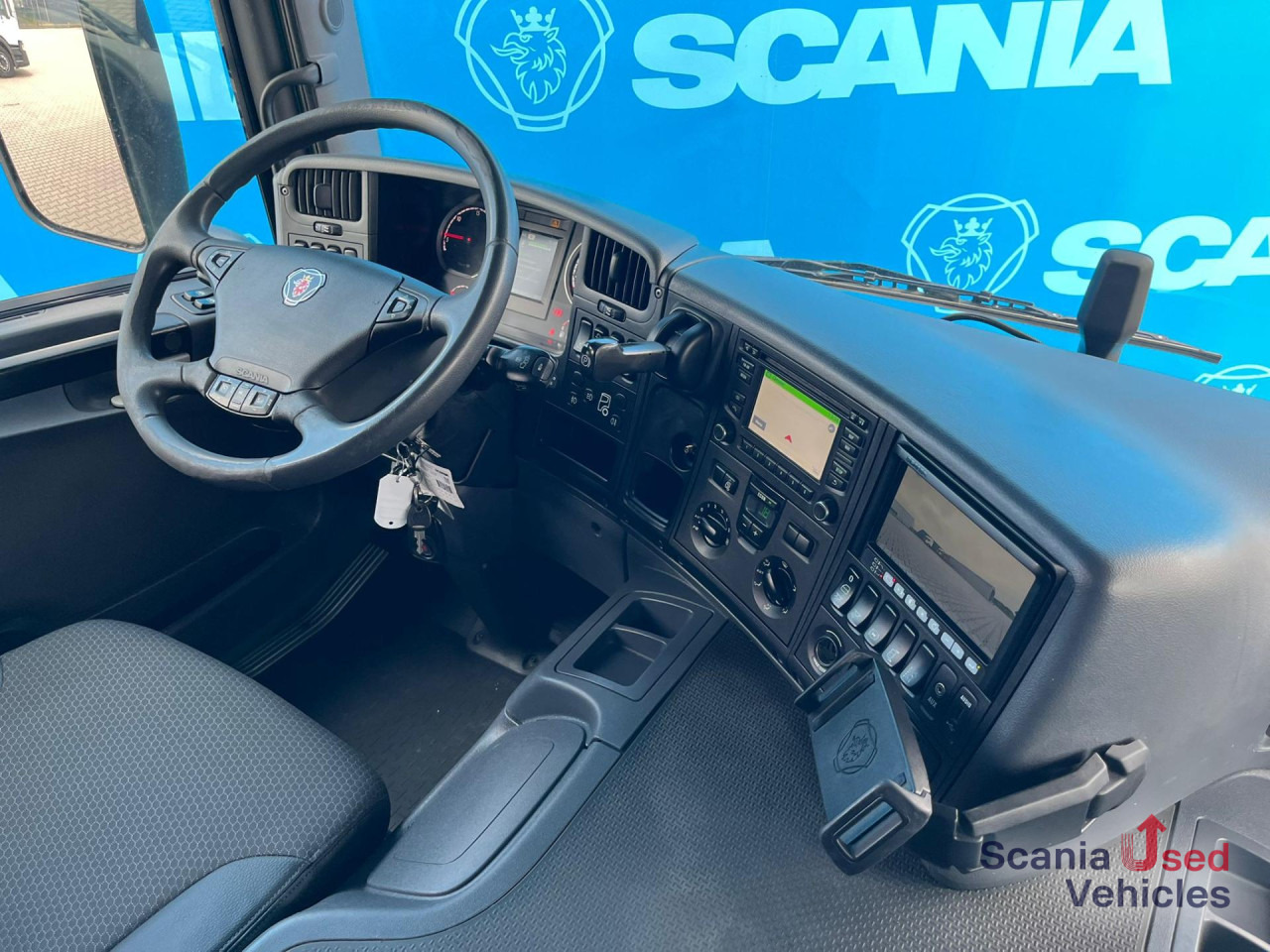SCANIA P 410 DB6x2*4MNB RETARDER FULL AIR 8T TAIL LIFT 2T - Camión caja cerrada: foto 5 SCANIA P 410 DB6x2*4MNB RETARDER FULL AIR 8T TAIL LIFT 2T - Camión caja cerrada: foto 5