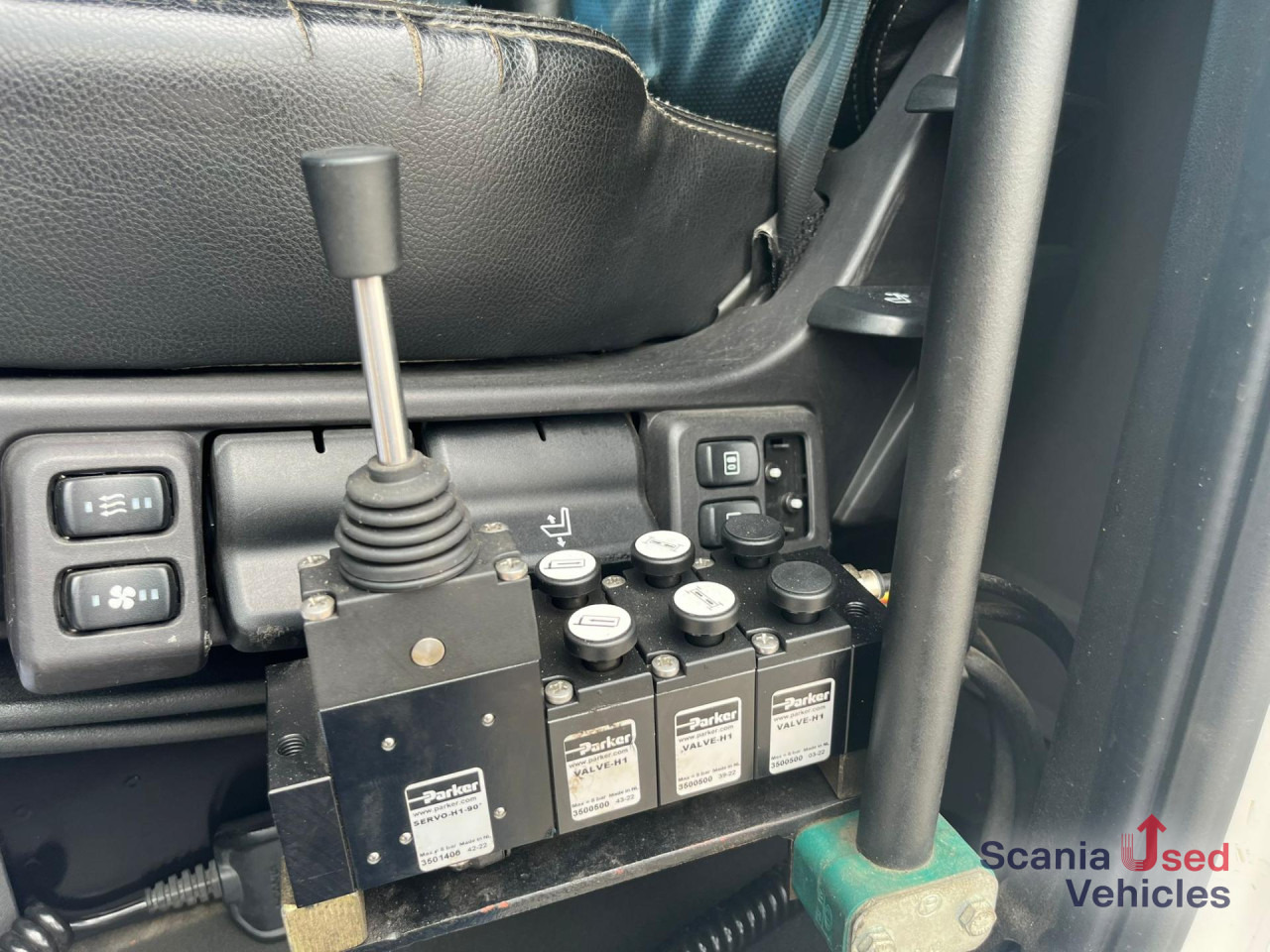 SCANIA R 500 B6x2NB HOOKLIFT RETARDER FULL-AIR 9T DIIF-L - Camión chasis: foto 3 SCANIA R 500 B6x2NB HOOKLIFT RETARDER FULL-AIR 9T DIIF-L - Camión chasis: foto 3